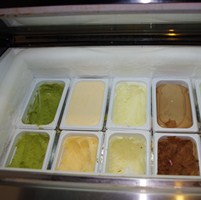 �|�C���^���ʐ^������ꏊ�Ɉړ�����ƁA�傫�Ȏʐ^������܂��B